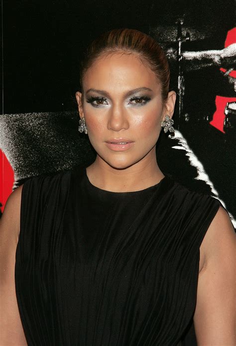 24 Years of Jennifer Lopez's Makeup Looks .